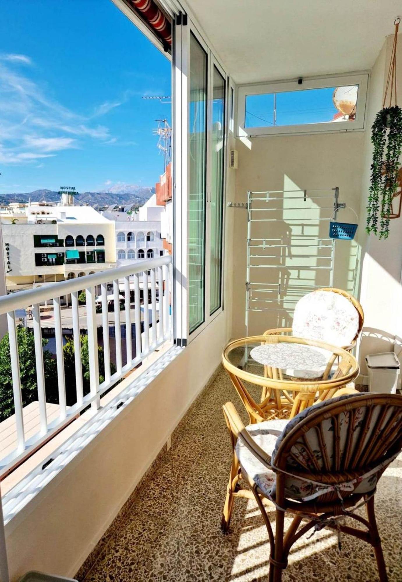 Luminoso Apartamento Playa Torrecilla. Con Piscina Nerja Exterior photo